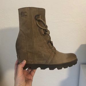 Sorel Joan of Arctic Boots - 7.5 - ash brown 💕